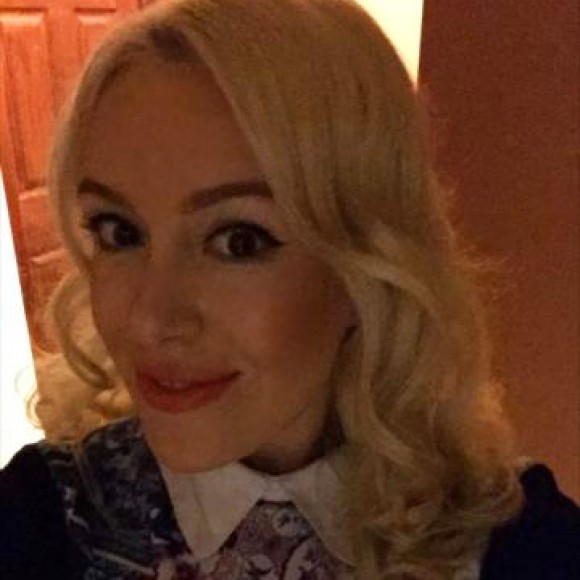 Profile picture of Julie